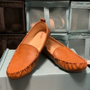 Universal Thread Golf loafers
